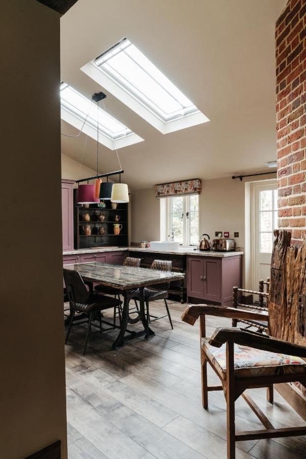 The Shepherds Huts & The Well Lodge At Ormesby Manor Ormesby Saint Michael Экстерьер фото