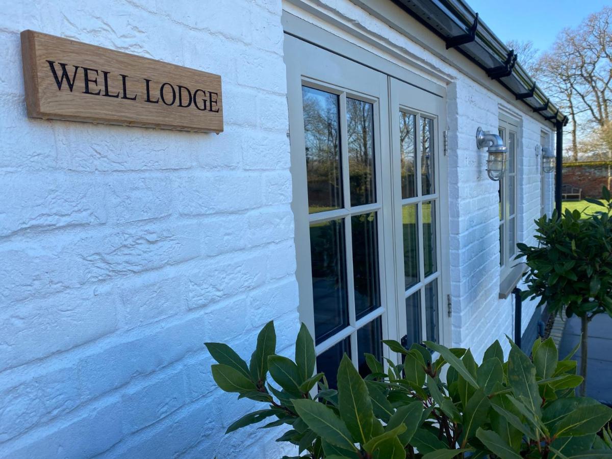The Shepherds Huts & The Well Lodge At Ormesby Manor Ormesby Saint Michael Экстерьер фото